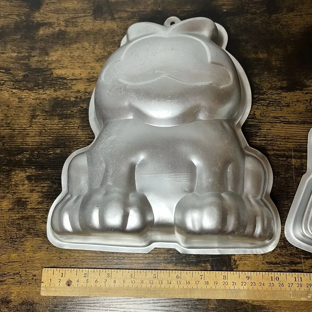 Wilton Garfield Cake Pan Set 2 Vintage Aluminum Character Molds 2105-2447